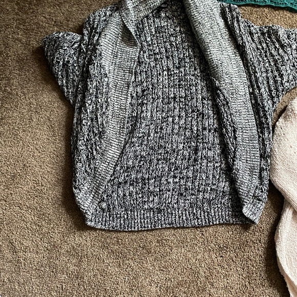 Womens name brand S/XS bundle - Picture 4 of 7